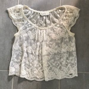 ABERCROMBIE & FITCH - Lacey white top